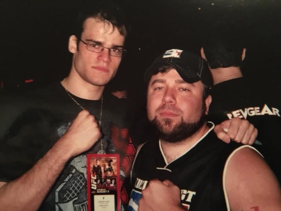 erikbetsfights's tweet image. Just happened upon this old pic. If you can name that fighter, I’ll give you a shiny nickel.