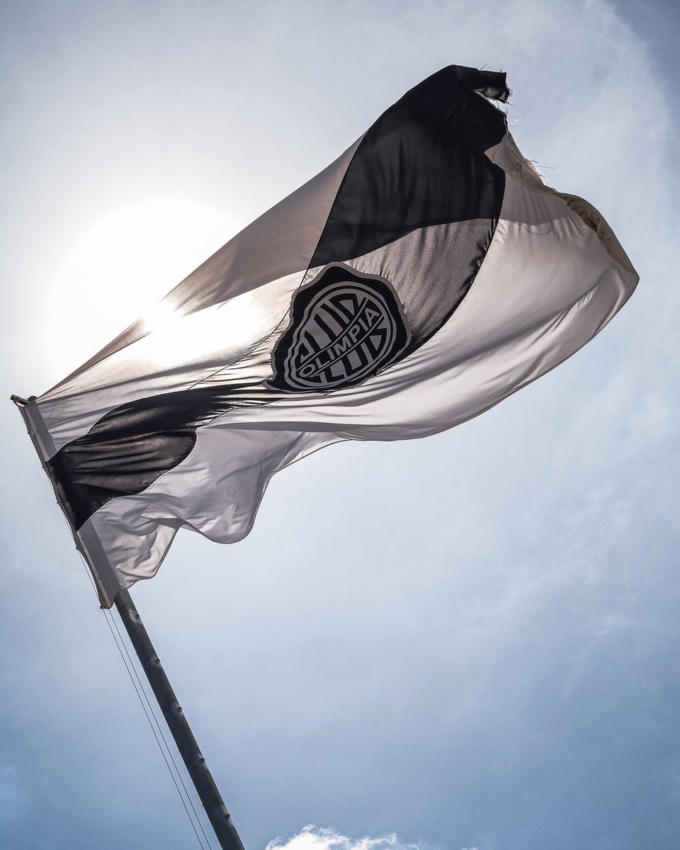 Quiero verte flamear siempre en lo más alto.

123 años de vida institucional del Olimpia, el Club de mis amores.

Orgulloso de formar parte de tu historia, como hincha, como Socio, como Directivo y hoy como Presidente.

¡Salud a todos los Olimpistas del Mundo, levantemos las