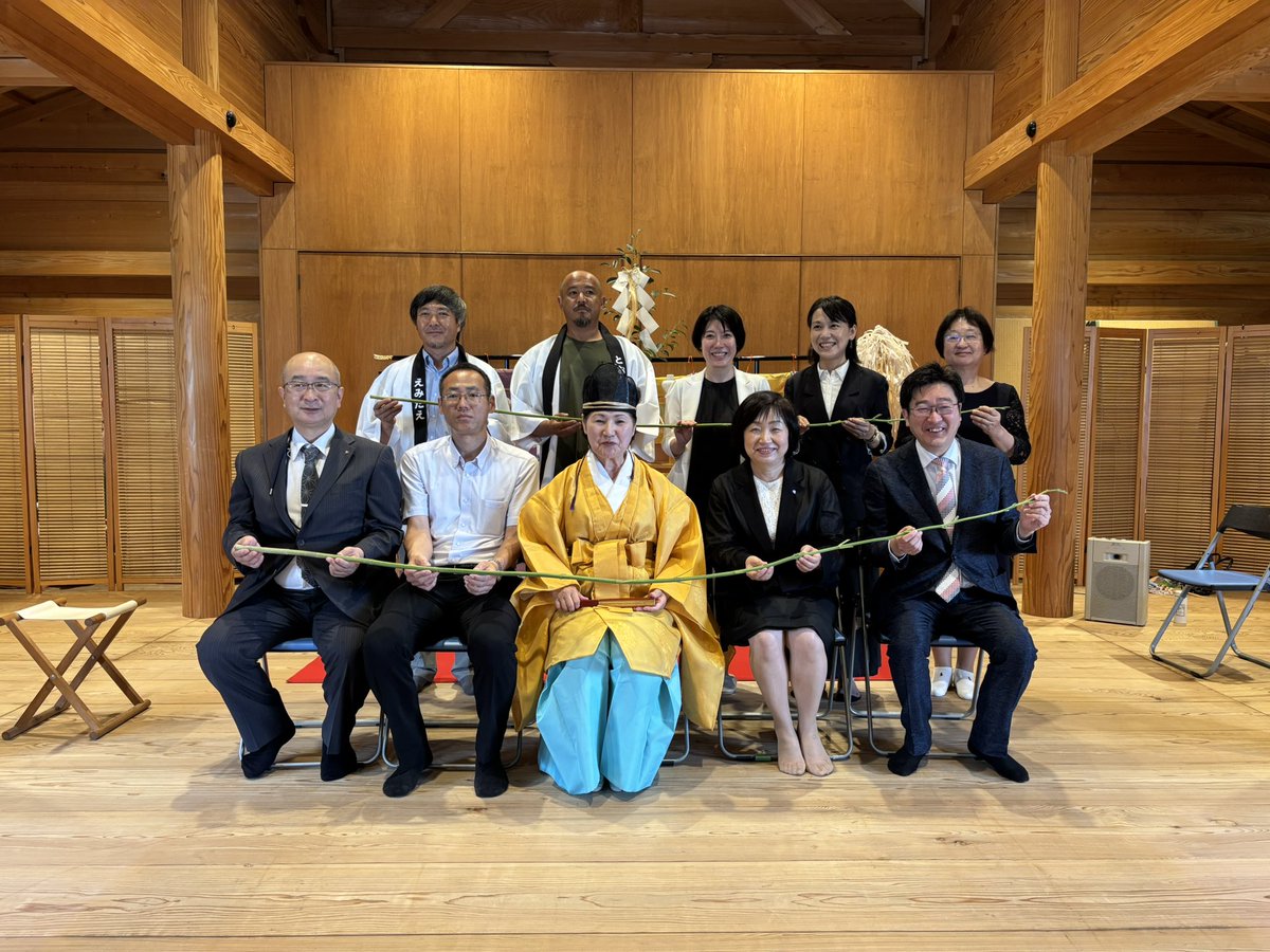先週、日曜日に三重県へHEMPジャーニーしてきました🌿✨天津菅麻プロジェクトによる刈取神事が執り行われたり、麻畑を見学させていただいたりと最高な1日でした😇

最も印象に残っているのが、乾杯の音頭が『弥栄（いやさか）』だったこと🍶

これから広がる国産ヘンプにもご注目です🔥
#三重県明和町