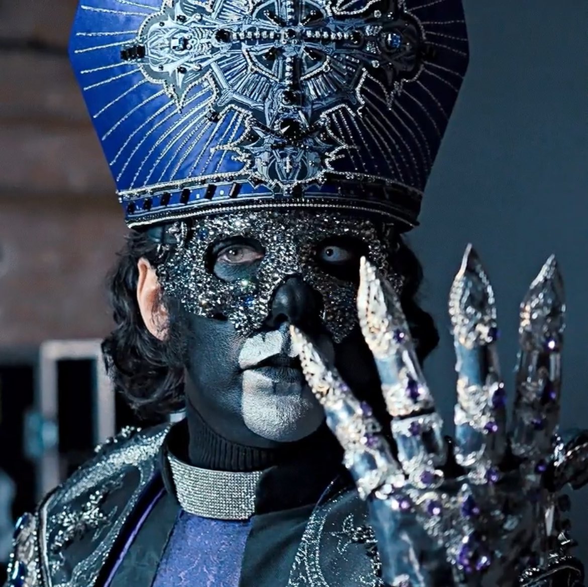 PapaCrave's tweet image. Papa V Perpetua shares his favorite post-Ritual meal:
“There’s nothing better than a Crunchwrap Supreme and a crisp Baja Blast from Taco Bell. I do wish they would bring back the Quesarito, though.”
Papa, as always, is correct 💜🔔