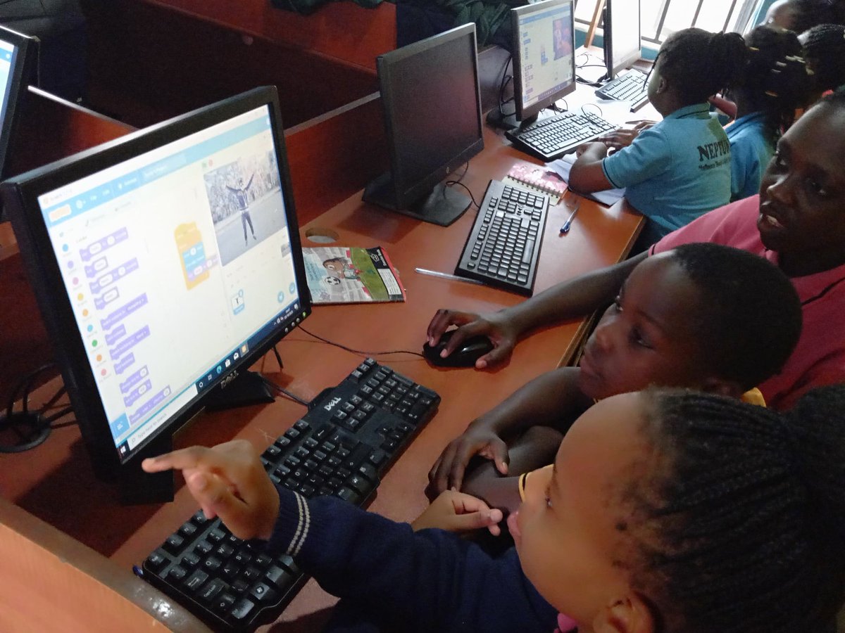 SharebilityUg's tweet image. &quot;Am at Wakiso Christian School Wakiso for my Second ICT club mentorship Visit  ,but pupils are the ones teaching today! Exclaimed @NorahBetsy 💃#EdifyEdtech exhibition program  triggering young minds to write code exceptionally! #Sharebilityedutech