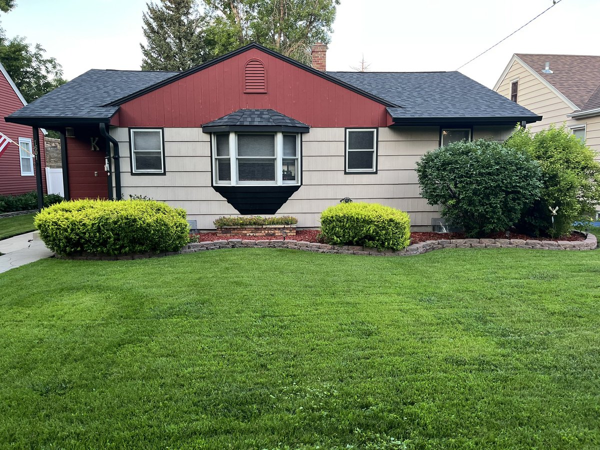 CoachK_NSU's tweet image. My husband crushed the yard work!!!