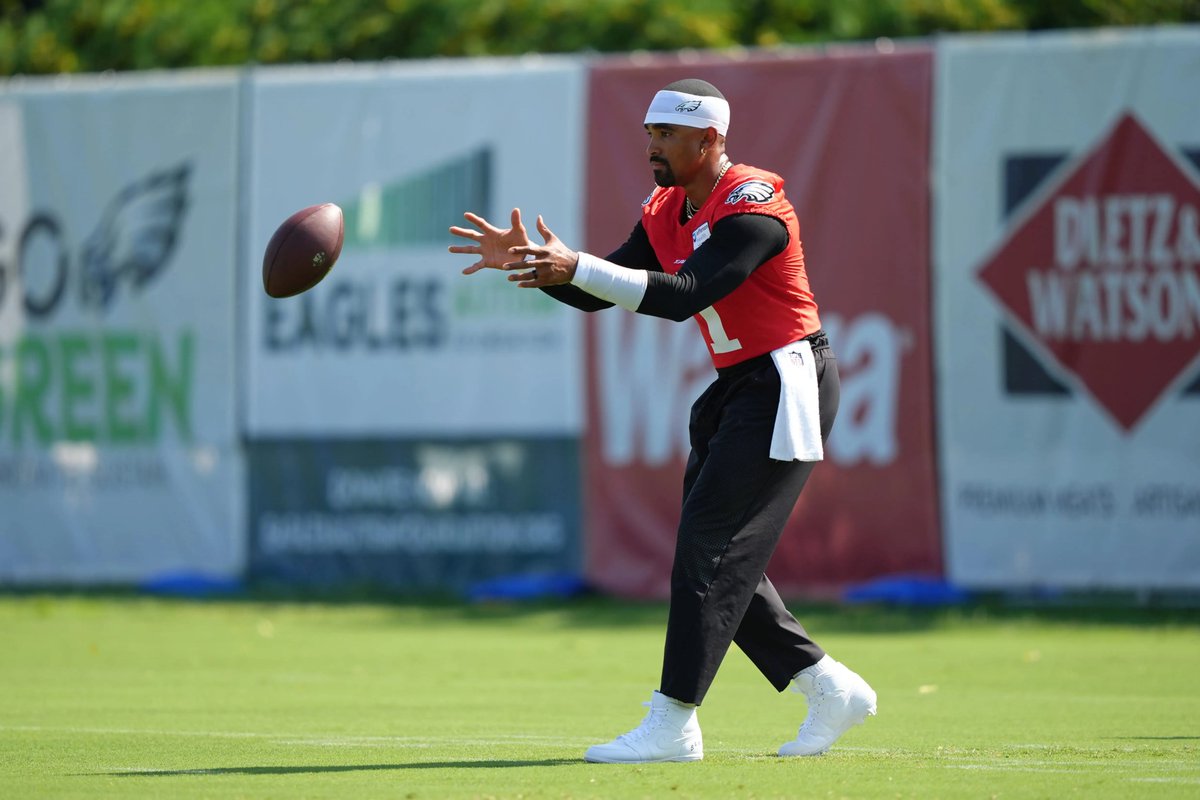 PHLY Eagles (@phly_eagles) on Twitter photo 🦅 New article
It's day 2⃣ of Birds training camp & <a href="/ZBerm/">Zach Berman</a> has your observations covered.
🟢 Jordan Davis down 26 lbs
🟢 DeJean continues at S
🟢 Ojomo update
For diehards.
✍️ allphly.com/eagles-trainin… 🦅 New article
It's day 2⃣ of Birds training camp & <a href="/ZBerm/">Zach Berman</a> has your observations covered.
🟢 Jordan Davis down 26 lbs
🟢 DeJean continues at S
🟢 Ojomo update
For diehards.
✍️ allphly.com/eagles-trainin…