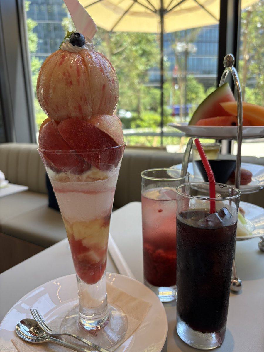 rk751118's tweet image. 夏休みの娘たちを連れて自宅近所のフルーツパーラーへ。
隣のテーブル(マダム2名)から
「#杉田水脈 さんに投票したのに、残念だったわねぇ」
「石破さん、早く辞めたらいいのに。このままじゃ日本はおかしくなる」との会話が…。
激しく同意します。
#石破政治を許さない