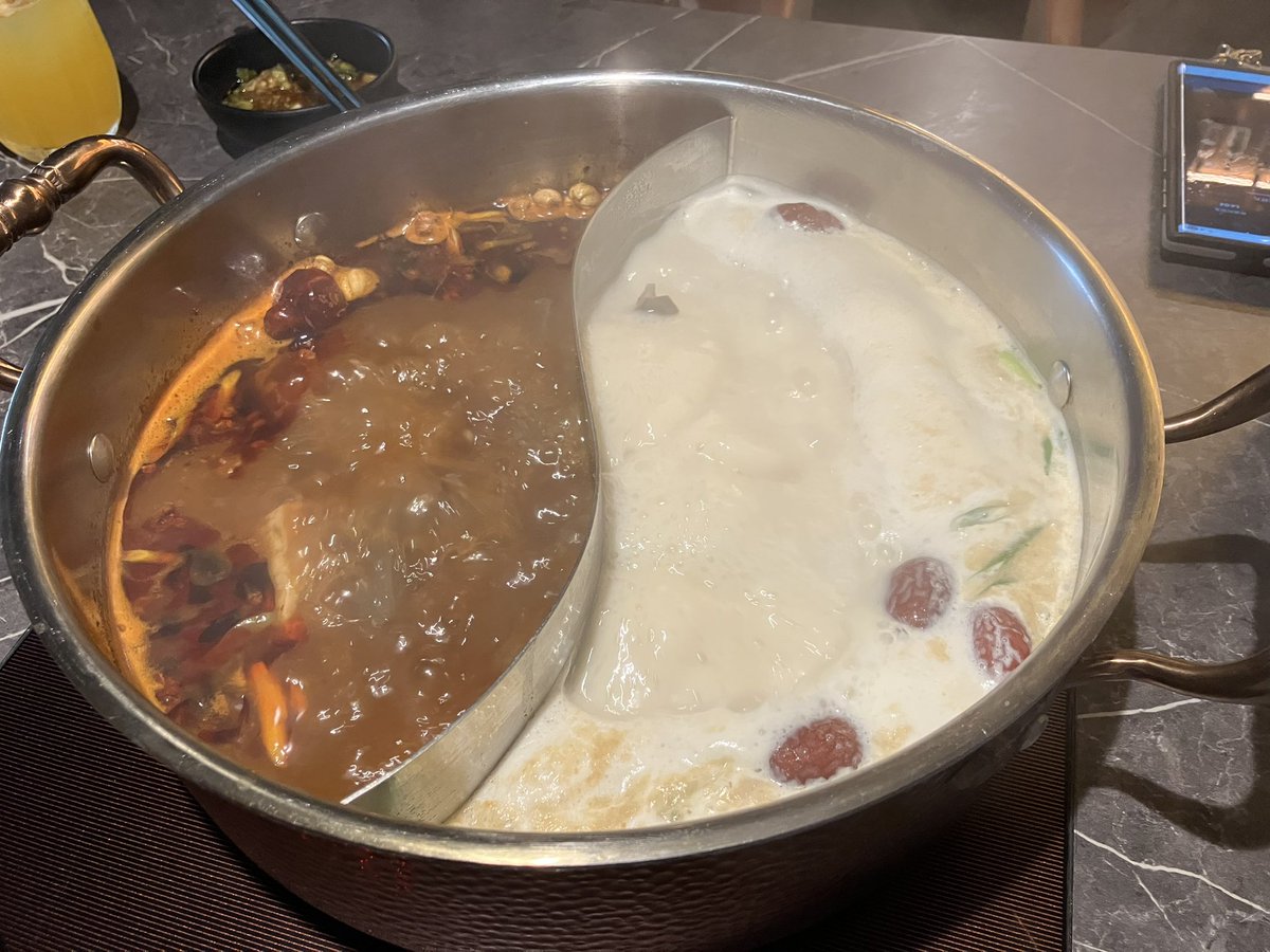 Jiete's tweet image. 昨天跟家人一起度過舍妹的生日，下個月的同一天就是換我生日了。