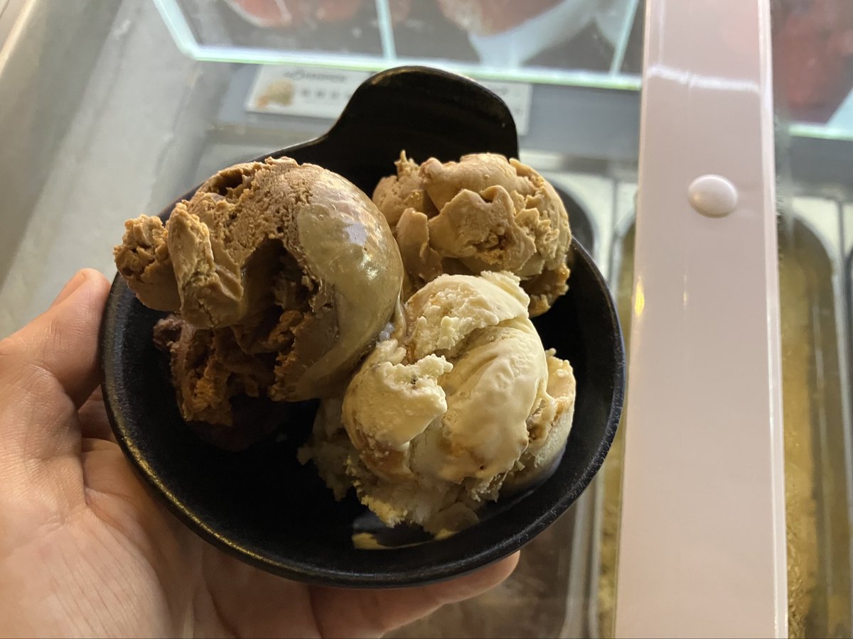 Jiete's tweet image. 昨天跟家人一起度過舍妹的生日，下個月的同一天就是換我生日了。