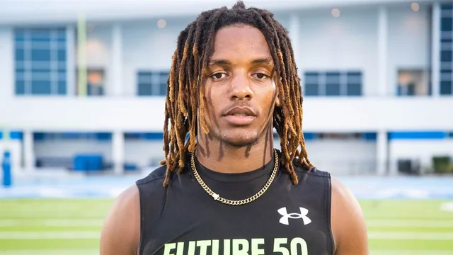 Bucknuts247's tweet image. The defending national champions and in-state programs are the schools prioritizing 2027 athlete @BrayGotHands.
247sports.com/college/ohio-s…