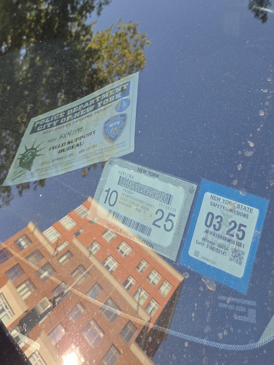placardabuse's tweet image. This car with an expired @nysdmv safety inspection and its front plate illegally removed was misusing a @NYPDnews placard to park illegally outside of a self enforcement zone.
#PlacardCorruption.
Lots of corruption.