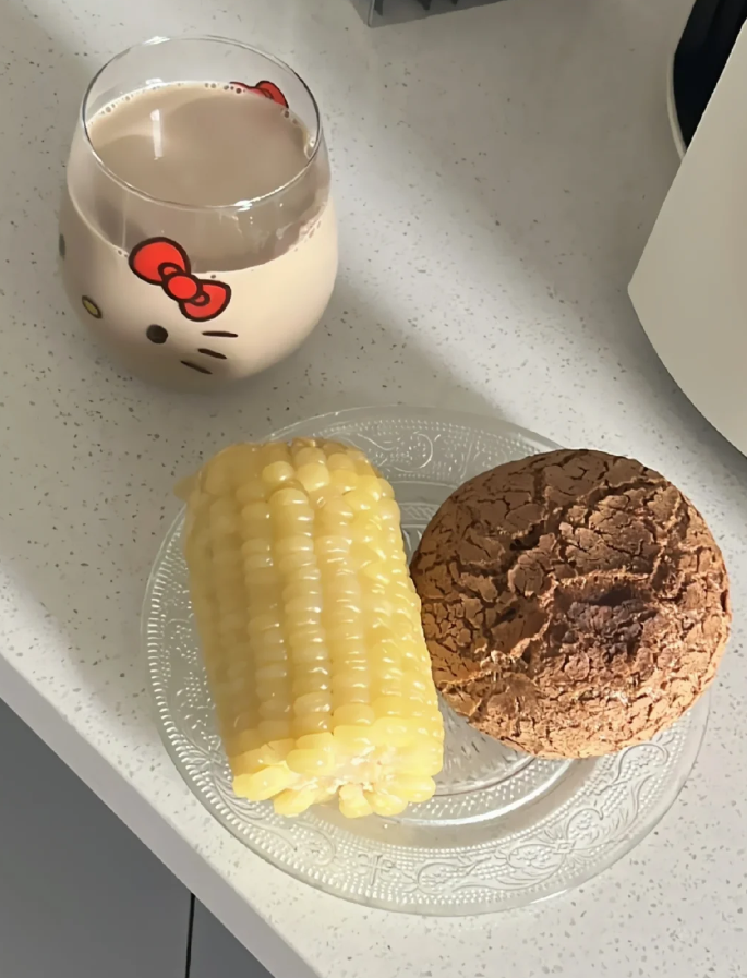 今日は家で作った朝食です😀
新しく買ったコップです😝