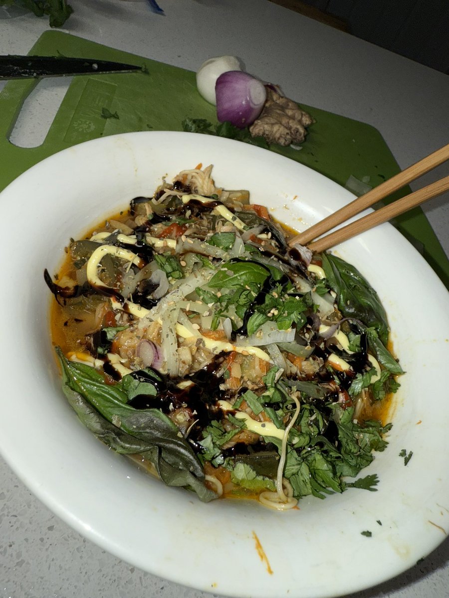 GonzometaX's tweet image. Optimizing 💪
Smash you ain’t passing this flavor
-Homemade ramen
Fresh herbs, cucumber, pickled red onion, jalapeños
Gonzo eats - what did you make today? drop it in the comments👇