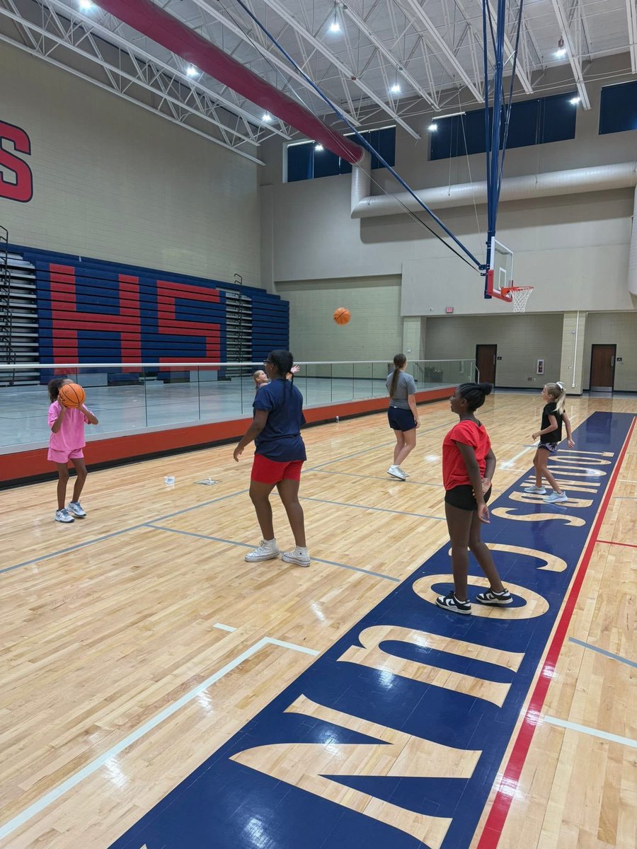 GirlsToombs's tweet image. Day 2 was GREAT!😍💙🏀
#Lunch&amp;amp;Learn