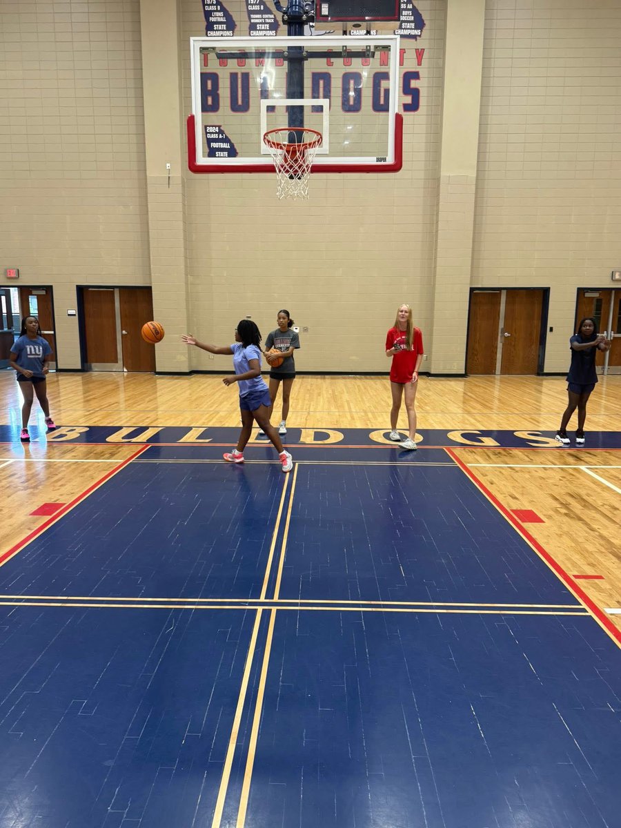 GirlsToombs's tweet image. Day 2 was GREAT!😍💙🏀
#Lunch&amp;amp;Learn