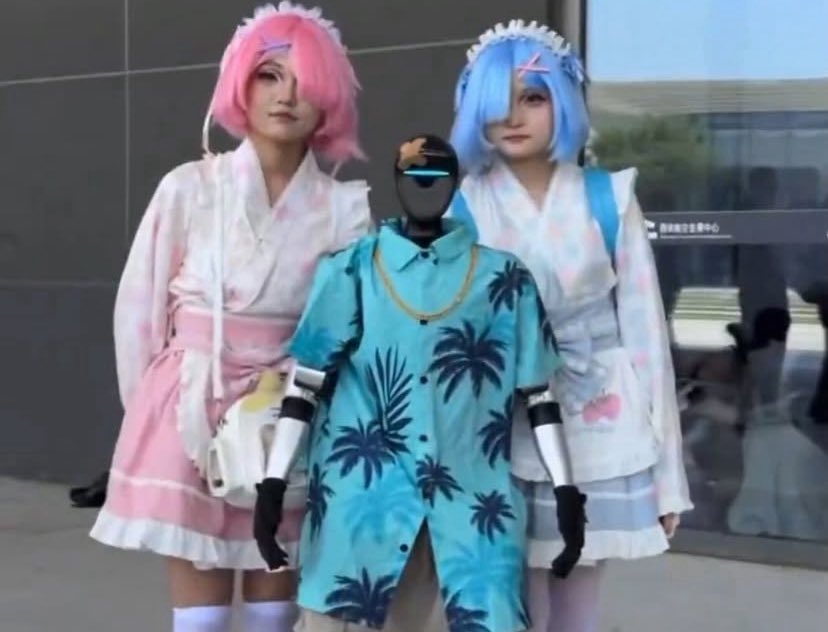 0xQTpie's tweet image. me and the two CMOs i hired for 800k