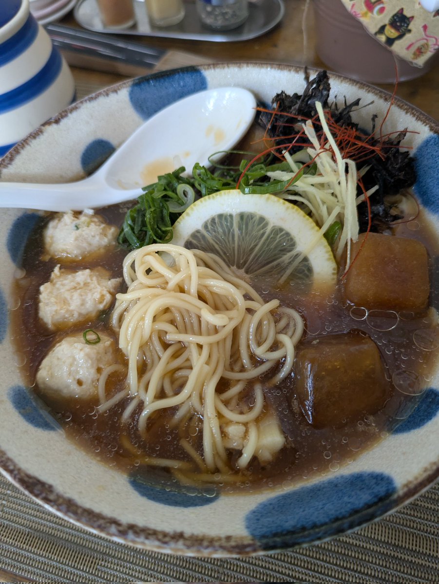 PRATT__Bi's tweet image. 旭川市 中華そば富いち
冷たい生姜醤油
@tomiichi0403
昨日のどさんこワイドで紹介されてたお店
キンキンに冷えたラーメン美味かったです😋