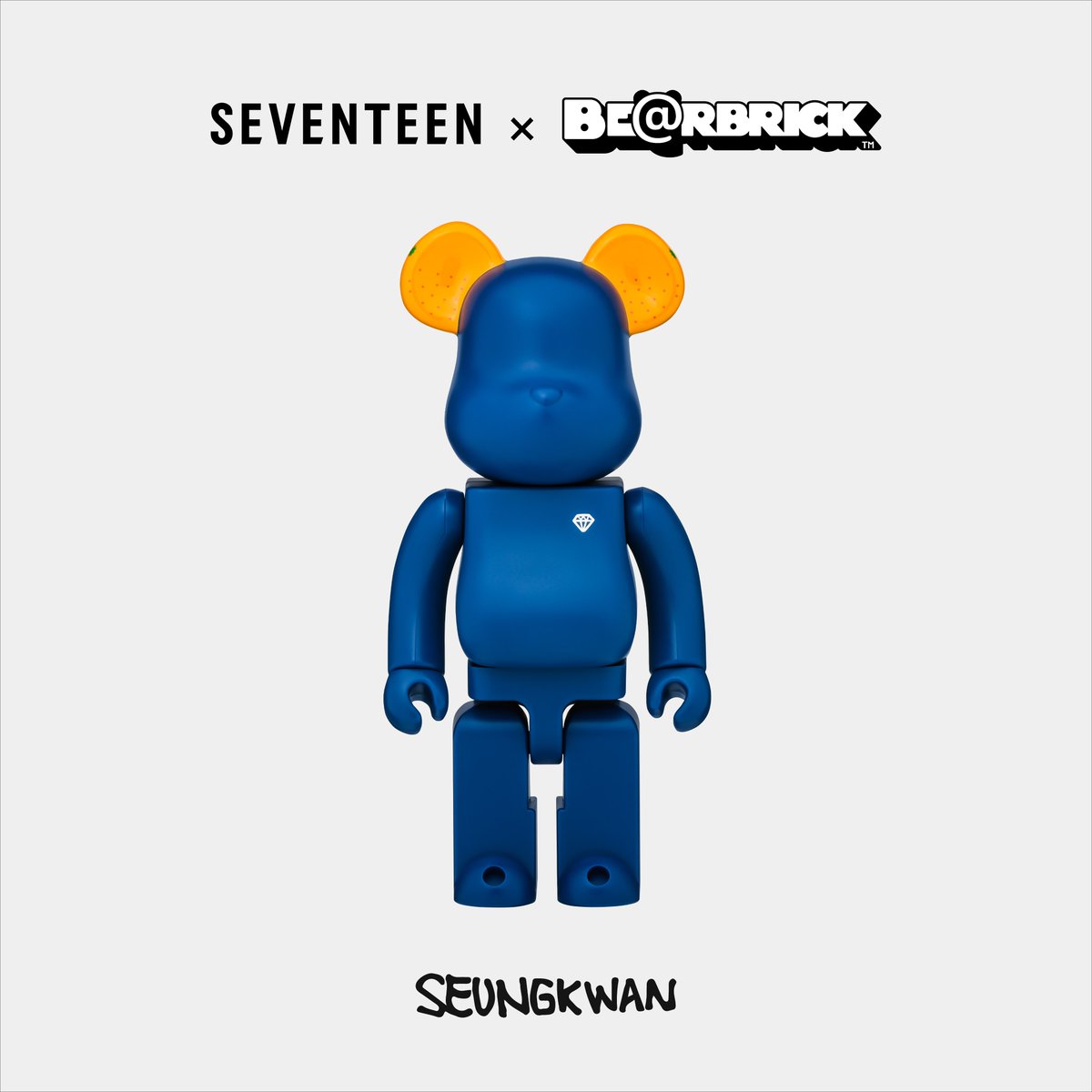 pledis_17jp's tweet image. SEVENTEEN×BE@RBRICK
SEUNGKWAN’s BE@RBRICK📝
ネイビーベースのボディとミカンの耳のデザイン
胸元や裏面に入った手書き(印刷)のデザインがポイント!
#SEVENTEEN
#SEVENTEENxBEARBRICK