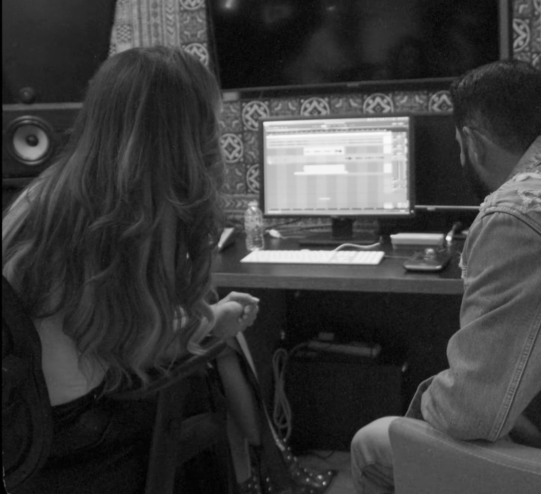 littlelucerito's tweet image. Mi flacaaaa😭💗
Te amo Lucero cantante, te amo, te amo
#TodoONada