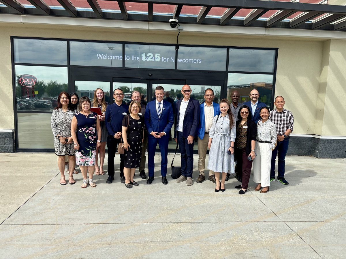 JeffDavisonYYC's tweet image. Thank you to the The Immigrant Education Society for hosting this mayoral Q&A today at the Centre for Newcomers!
Immigrants from all around the globe are coming here to work hard, run businesses and build a future for their families.
-Jeff
jeffdavisonyyc.com
#yyccc