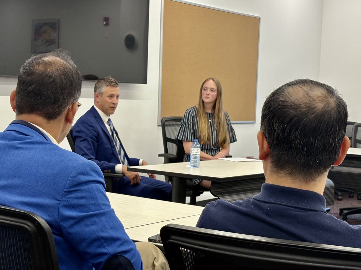 JeffDavisonYYC's tweet image. Thank you to the The Immigrant Education Society for hosting this mayoral Q&A today at the Centre for Newcomers!
Immigrants from all around the globe are coming here to work hard, run businesses and build a future for their families.
-Jeff
jeffdavisonyyc.com
#yyccc