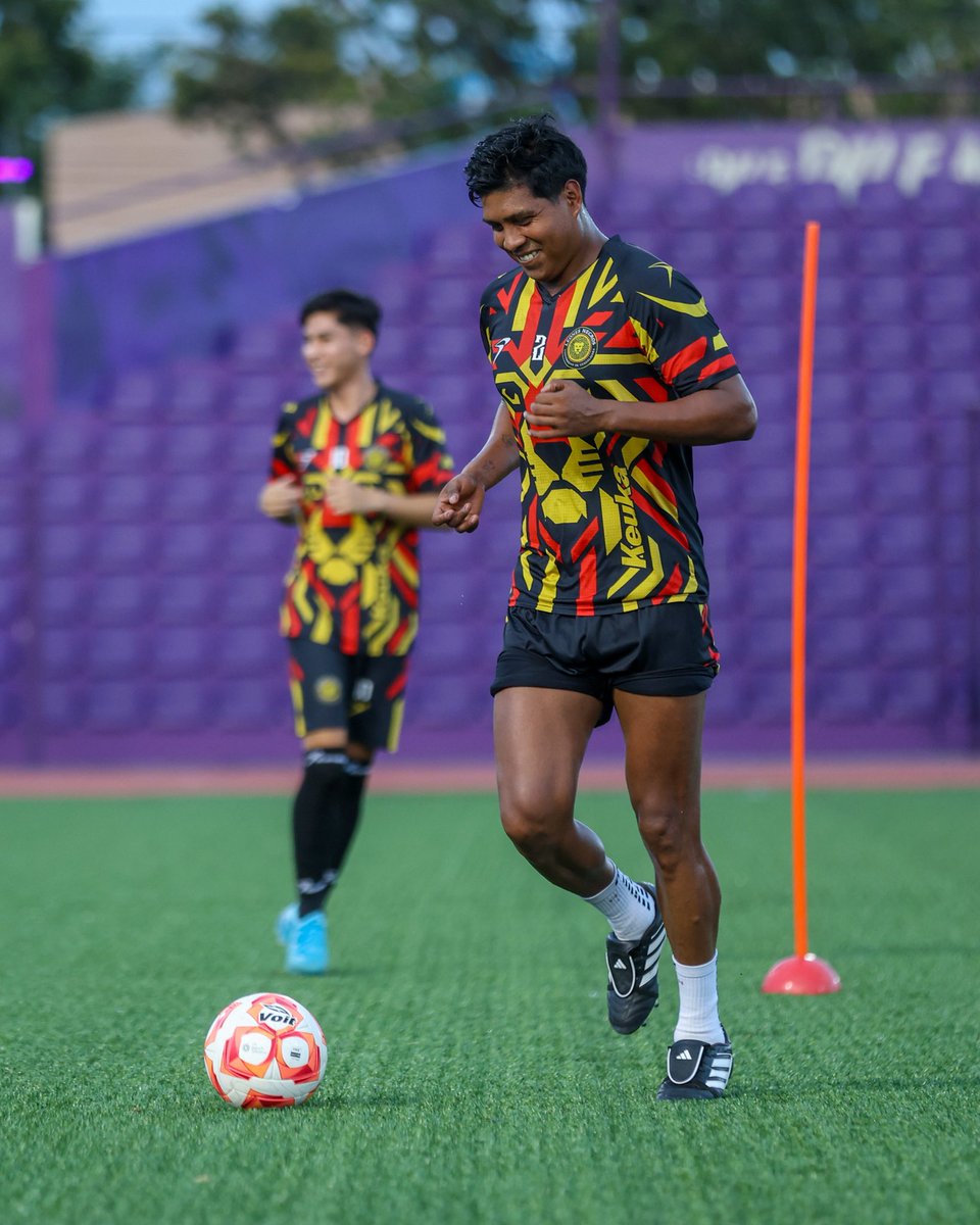 LeonesNegrosCF's tweet image. La Manada de CAMPE🦁NES ya está en Veracruz y ya hicimos reconocimiento de cancha previo a nuestro último duelo de la #PretemporadaMelenuda.
Agradecemos todas sus atenciones, @racingveracruz.😈¡Nos vemos mañana ⏰7:00 PM! 👋🦁