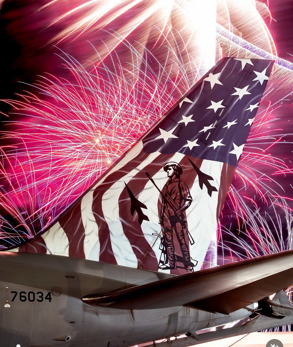 ShayneB52's tweet image. Cool shot of my Peggy tail last night at #Oshkosh2025 KC-46 NHANG
