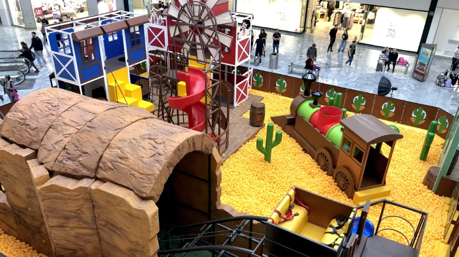 CulturaColectiv's tweet image. 🤠 ¿Sin plan estas vacaciones? Tranquila, el Viejo Oeste llegó a Perisur… ¡con pelotas!
Tus peques se van a volver locos (y tú puedes tomarte un café en paz 😌☕). ¡Aquí te dejamos los detalles! 👉bit.ly/4kCQX4f