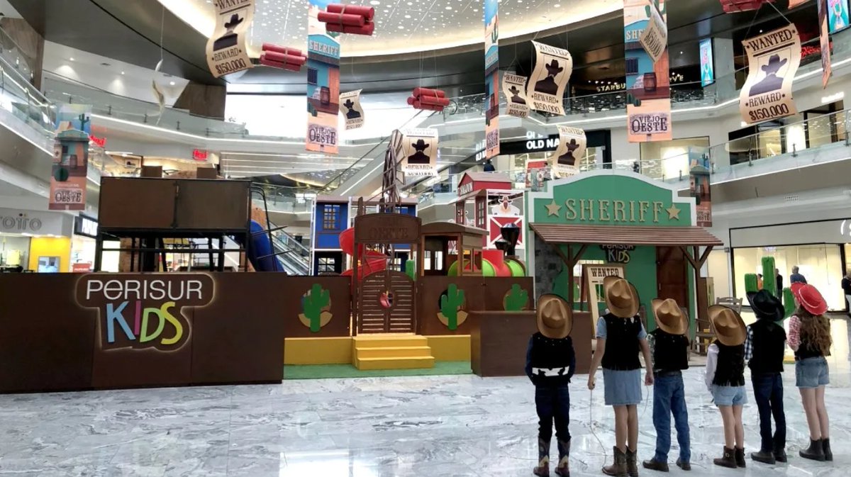 CulturaColectiv's tweet image. 🤠 ¿Sin plan estas vacaciones? Tranquila, el Viejo Oeste llegó a Perisur… ¡con pelotas!
Tus peques se van a volver locos (y tú puedes tomarte un café en paz 😌☕). ¡Aquí te dejamos los detalles! 👉bit.ly/4kCQX4f