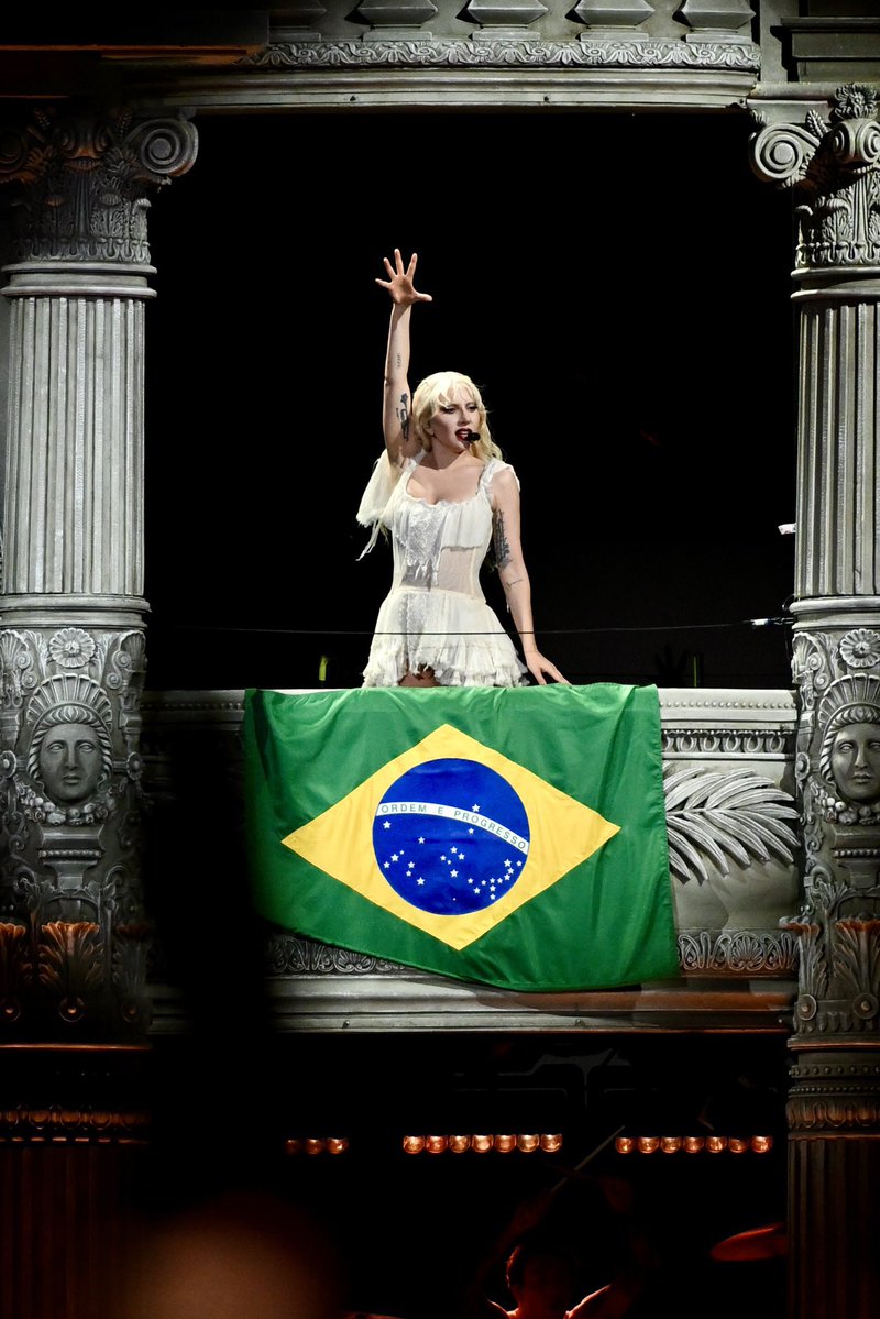 jonasdiandrade's tweet image. GAGACABANA! Assista novamente o megashow de Lady Gaga em Copacabana agora no @multishow.
#LadyGagaNoMultishow