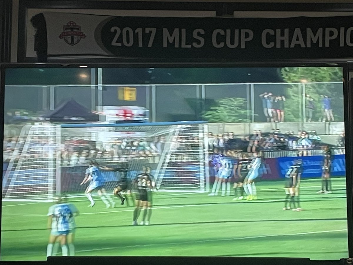 TFCLeafnation's tweet image. Dam off the bar. #VANTOR #AFCToronto | #RunItOurWay @NorthernSuperLg @AFC_Toronto vs 
@VancouverRiseFC #VanRiseFC @espn