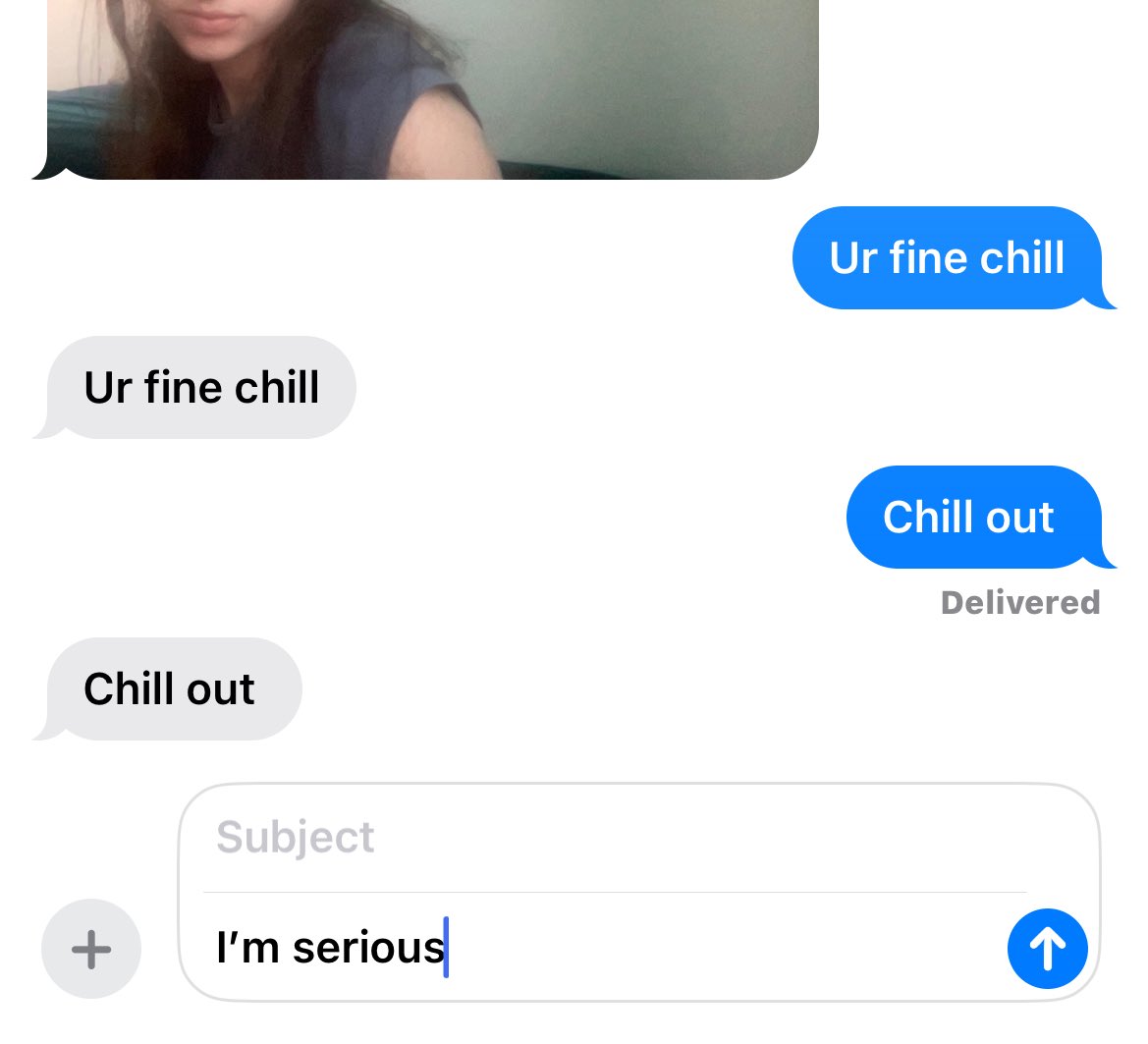 Liv24659595's tweet image. When it gets dark I start texting myself like this