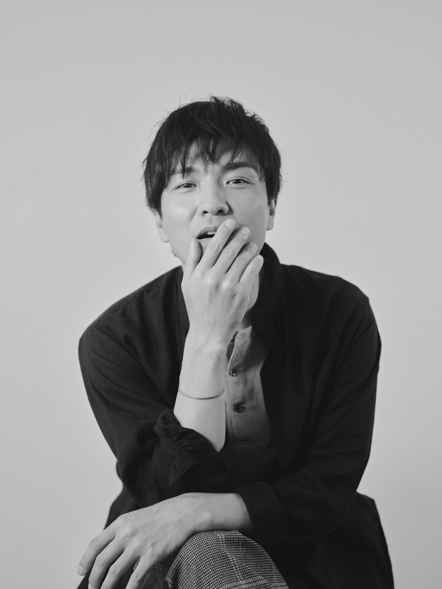 森山直太朗 Nukeme 最悪な春 Tシャツ 黒 おさんぽ中の直太朗さん激写🚶‍♂️ 最悪な春のTシャツ着てます