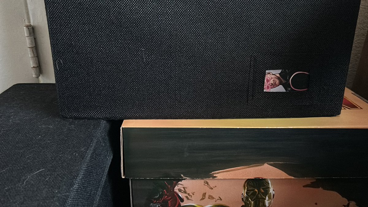 LULAMOONSTAR's tweet image. kept forgetting which box was which so i put this picture of quentin in