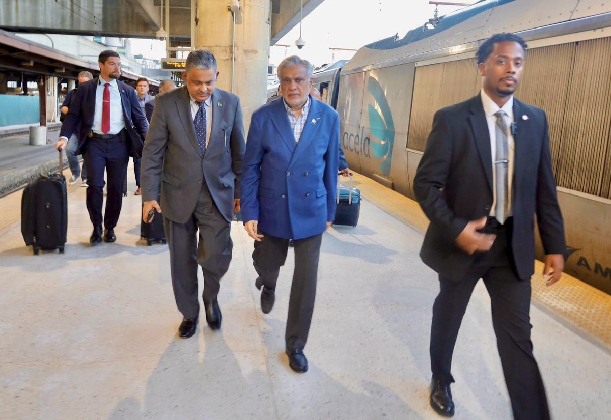 ForeignOfficePk's tweet image. Deputy Prime Minister/Foreign Minister, Senator Mohammad Ishaq Dar @MIshaqDar50, arrived in Washington, D.C., tonight and was received by Ambassador of Pakistan to the US, Rizwan Saeed Sheikh @AmbRizSaeed and senior Embassy officials.
The Deputy Prime Minister/Foreign Minister…