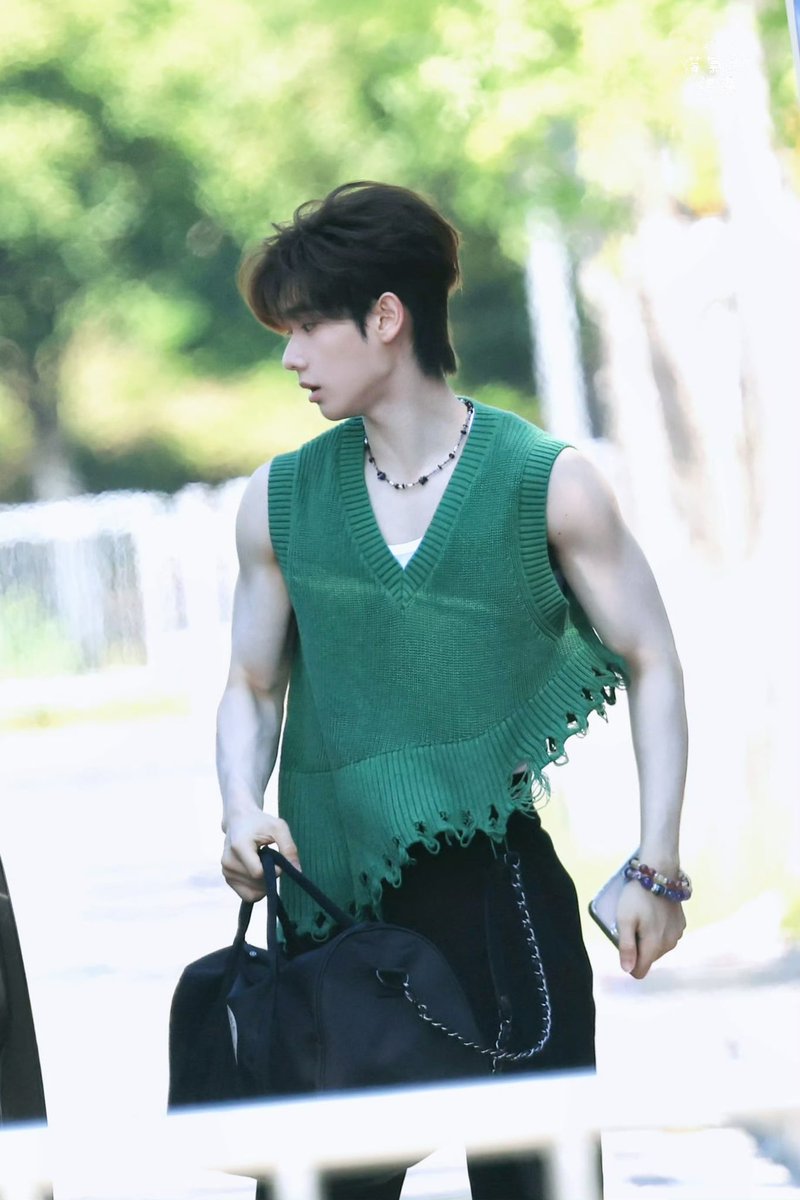 โอ้โห 😲

#นายท่านกรชิต   #GaoQingchen   
#Nine  #高卿尘  #小九高卿尘  
#นายกรชิต