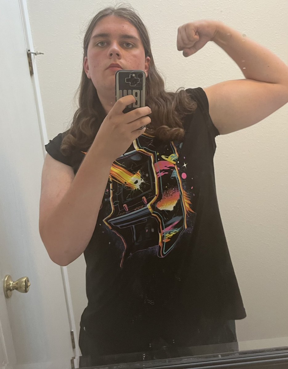 Linkal_art's tweet image. Post workout photo!
Maybe I should invest in tanktops…