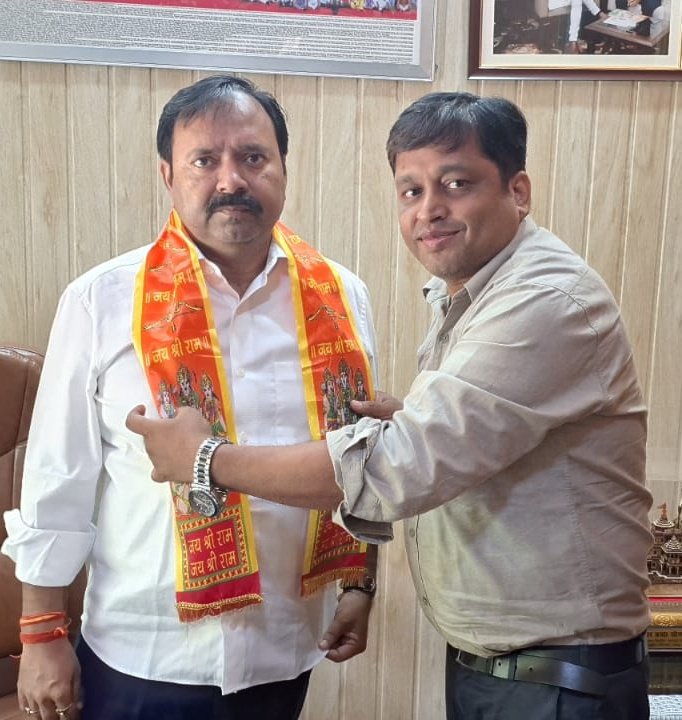 Vivek Srivastava Vikku (@viveksdesire) on Twitter photo рдорд┐рд╢реНрд░рд┐рдЦ рд╕рд╛рдВрд╕рдж рд╢реНрд░реА рдЕрд╢реЛрдХ рдХреБрдорд╛рд░ рд░рд╛рд╡рдд рдЬреА рд╕реЗ рд╢рд┐рд╖реНрдЯрд╛рдЪрд╛рд░ рднреЗрдВрдЯ рдХрд░ рдХреИрдорд╛ рдЧрд╛рдВрд╡ рдХреЗ рд╡рд┐рдХрд╛рд╕,рдЕрдореГрдд рд╕рд░реЛрд╡рд░,рдирд╣рд░ рд░реЛрдб рд╕реВрд░рдЬрдкреБрд░,рдЧрд╛рдВрд╡ рдХреА рд╕рдбрд╝рдХреЗрдВ,рдкрд╛рдиреА,рдкреНрд░рд╛рдердорд┐рдХ рд╡рд┐рджреНрдпрд╛рд▓рдп рдЖрджрд┐ рдЪрд░реНрдЪрд╛
рдХреЗ рд╕рд╛рде рдкреВрд░реНрд╡ рдкреНрд░рдзрд╛рди рд╕реНрд╡. рдмреГрдЬ рдмрд╣рд╛рджреБрд░ рд▓рд╛рд▓ рд╢реНрд░реАрд╡рд╛рд╕реНрддрд╡ рдЬреА рдХреЗ рдирд╛рдо рдкрд░ рд╕реНрдореГрддрд┐ рджреНрд╡рд╛рд░ рдмрдирд╡рд╛рдиреЗ рдХрд╛ рднреА рдирд┐рд╡реЗрджрди рдкрддреНрд░ рджрд┐рдпрд╛ред
<a href="/AshokRawatMP/">Ashok Rawat</a> рдорд┐рд╢реНрд░рд┐рдЦ рд╕рд╛рдВрд╕рдж рд╢реНрд░реА рдЕрд╢реЛрдХ рдХреБрдорд╛рд░ рд░рд╛рд╡рдд рдЬреА рд╕реЗ рд╢рд┐рд╖реНрдЯрд╛рдЪрд╛рд░ рднреЗрдВрдЯ рдХрд░ рдХреИрдорд╛ рдЧрд╛рдВрд╡ рдХреЗ рд╡рд┐рдХрд╛рд╕,рдЕрдореГрдд рд╕рд░реЛрд╡рд░,рдирд╣рд░ рд░реЛрдб рд╕реВрд░рдЬрдкреБрд░,рдЧрд╛рдВрд╡ рдХреА рд╕рдбрд╝рдХреЗрдВ,рдкрд╛рдиреА,рдкреНрд░рд╛рдердорд┐рдХ рд╡рд┐рджреНрдпрд╛рд▓рдп рдЖрджрд┐ рдЪрд░реНрдЪрд╛
рдХреЗ рд╕рд╛рде рдкреВрд░реНрд╡ рдкреНрд░рдзрд╛рди рд╕реНрд╡. рдмреГрдЬ рдмрд╣рд╛рджреБрд░ рд▓рд╛рд▓ рд╢реНрд░реАрд╡рд╛рд╕реНрддрд╡ рдЬреА рдХреЗ рдирд╛рдо рдкрд░ рд╕реНрдореГрддрд┐ рджреНрд╡рд╛рд░ рдмрдирд╡рд╛рдиреЗ рдХрд╛ рднреА рдирд┐рд╡реЗрджрди рдкрддреНрд░ рджрд┐рдпрд╛ред
<a href="/AshokRawatMP/">Ashok Rawat</a>