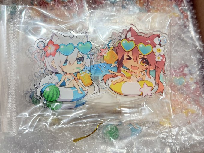 C106頒布予定のアクリルフィギュア
大きさは横幅11cm弱

2000円で頒布予定 支援者さんには無料でプレゼント予定です 