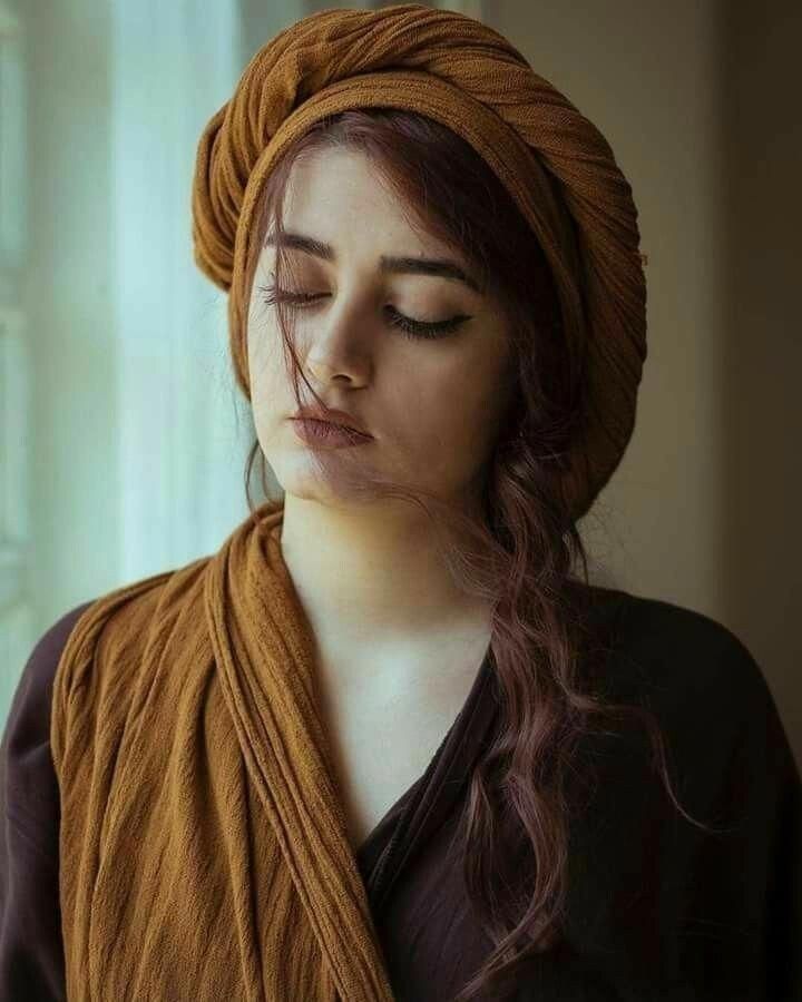 معمولی سا سوال ہوں میں 
لوگ کہتے ہیں تیرا جواب نہیں 
#قومی_زبان