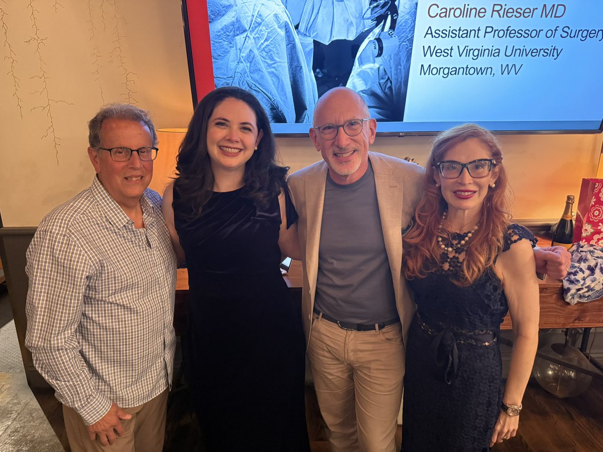 MeckerMollerMD's tweet image. Dr @Caroline_Rieser surgical oncologist graduation dinner @UChicagoMed @uchicagosurgery wishing only the best to one of the best !!! We will miss you !