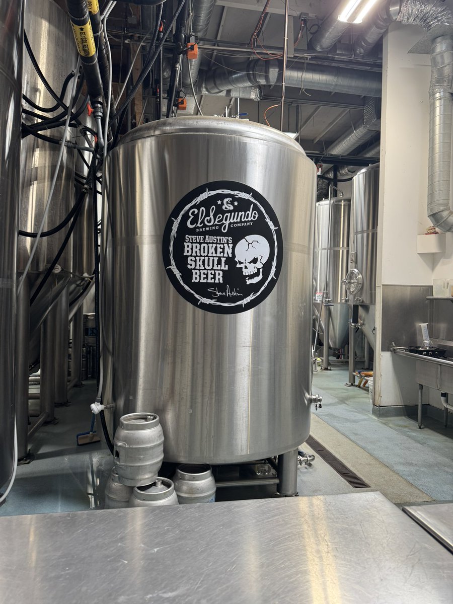 Nothing like beer with a guildie who is in town on a Thursday. El Segundo Brewery is a good time!