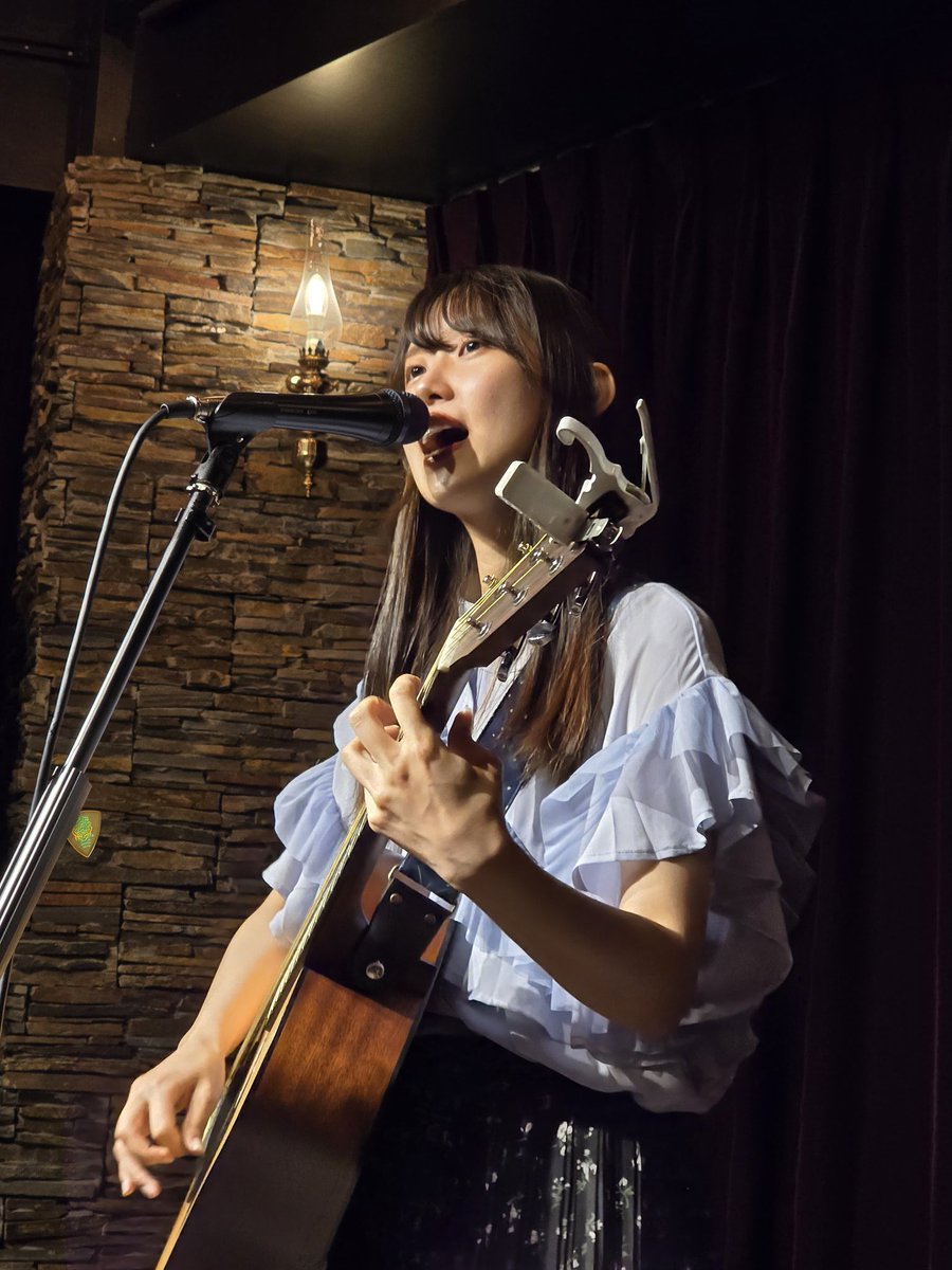 💙2025/07/24💙
「音のなる部屋」

投げ銭ライブ！とても素敵な会場でした！
ステージは短かったけど心込めて歌いました。初めましての方ともお会いできて嬉しかったです😌

月面ライブしようぜ！
ハロー
よだか
星屑