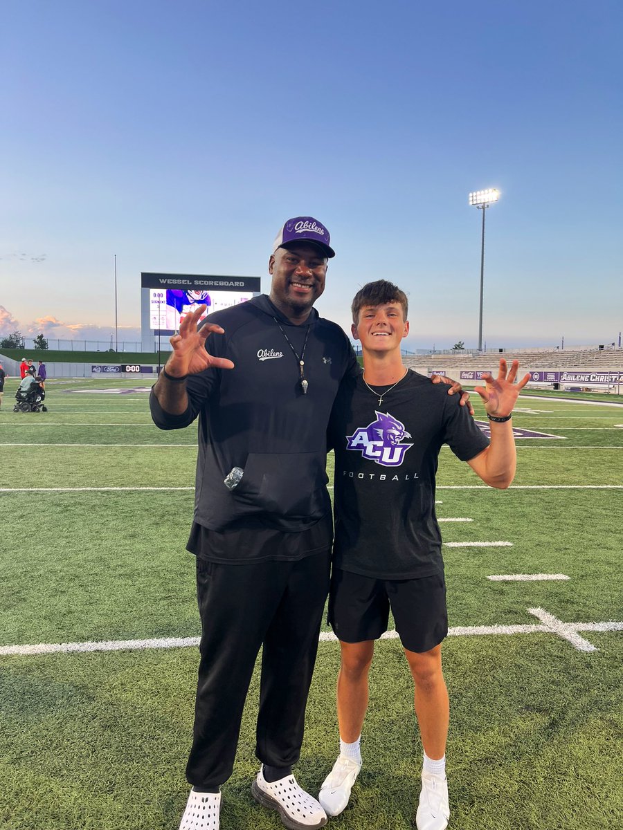 Great competition out at <a href="/ACUFootball/">ACU Football</a> today. Unfortunately wasn't able to get any film but got to meet and chat with coaches <a href="/JasonSmith_OL/">Jason Smith</a> and <a href="/Coach_GHarrell/">Graham Harrell</a>!

<a href="/CoachJacobZinn/">Jacob Zinn</a> <a href="/Ryker_Fyfe/">Ryker Fyfe</a> <a href="/jenkins_elite/">Jenkins Elite</a> <a href="/QBUniverseQBU/">QBUniverse</a> <a href="/QBHitList/">QBHitList.com</a> <a href="/TXPrivateFBGuy/">Texas Private School Football</a> <a href="/TXPSMedia/">Texas Private School Media</a> #QB
