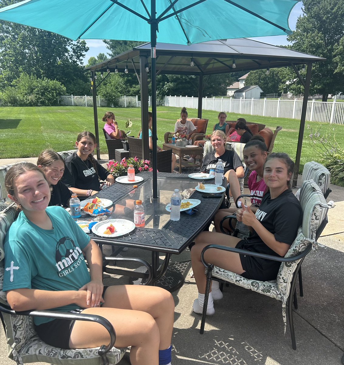 MLadyKnights's tweet image. Team Pool Day! Nice Day to be in 💦!

@marianhssports