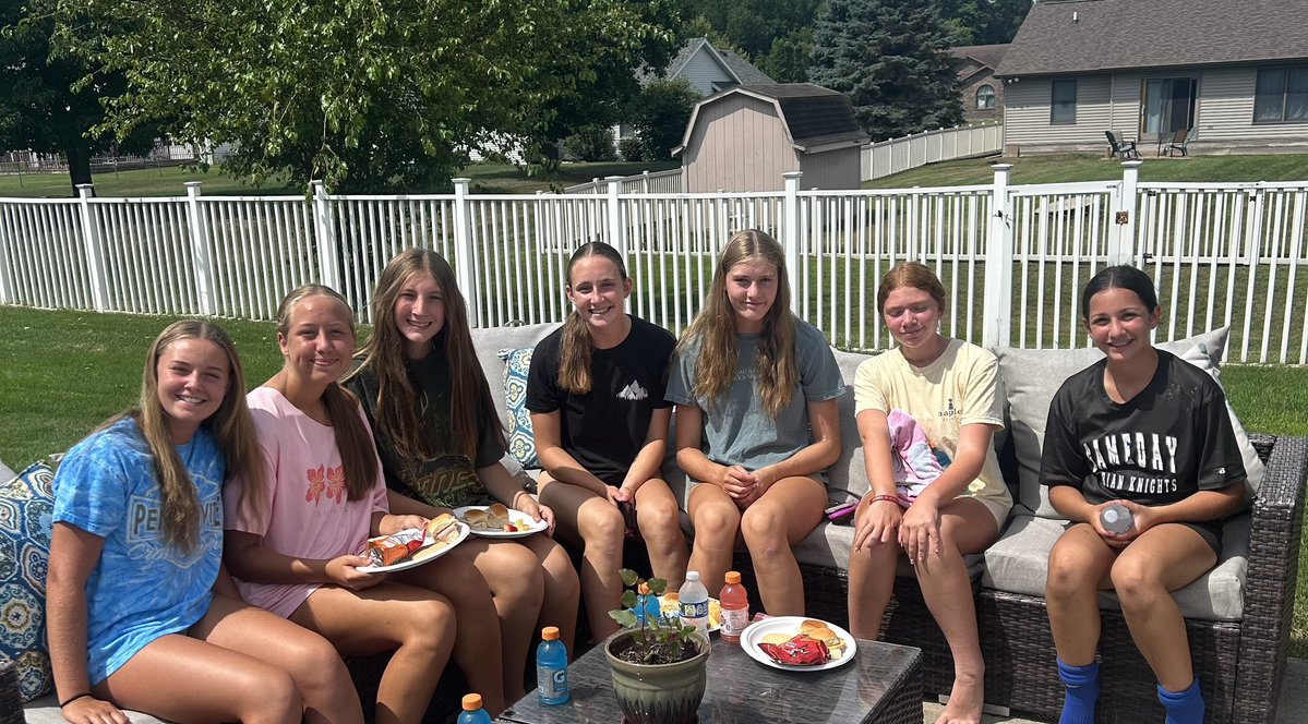 MLadyKnights's tweet image. Team Pool Day! Nice Day to be in 💦!

@marianhssports