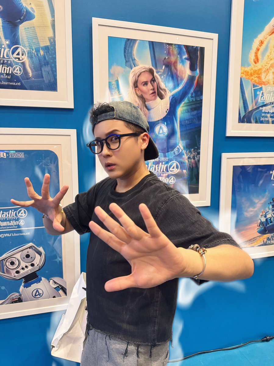 Just watched Fantastic 4 yesterday in Bangkok and OMG this is how Sue Storm be like every time she uses her power to be THE Mother!! 🤣