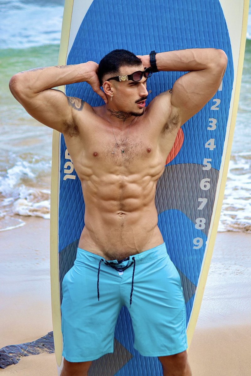 Se eu mandar você mama! 
Mama ou da pro surfista? Ou mama e da😈😏
Ele fez os dois 🤤🤤

onlyfans.com/diegopherraz