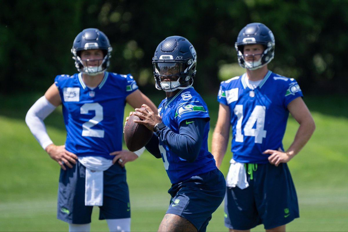 SleeperSeahawks's tweet image. Sam Darnold on Jalen Milroe’s work ethic:
“He’s in there early with all of us, studying, learning. That’s all you can ask for.”
