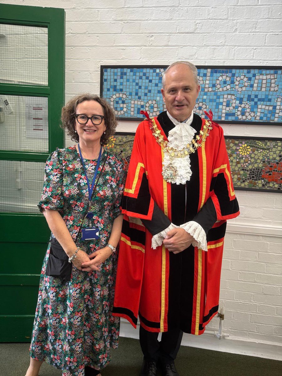 HillingdonMayor's tweet image. At Grange Park Infant School - about to amalgamate with Grange Park Junior School.