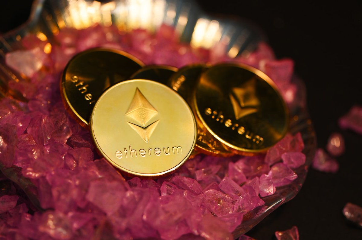 etherisc's tweet image. 🚀 2025 is the year of DeIns! With a $3.51B market on the horizon, Etherisc's GIF framework on Avalanche & Ethereum empowers devs to build automated insurance products.
Explore how we're shaping the future: docs.etherisc.com/gif
#DeIns #Avalanche