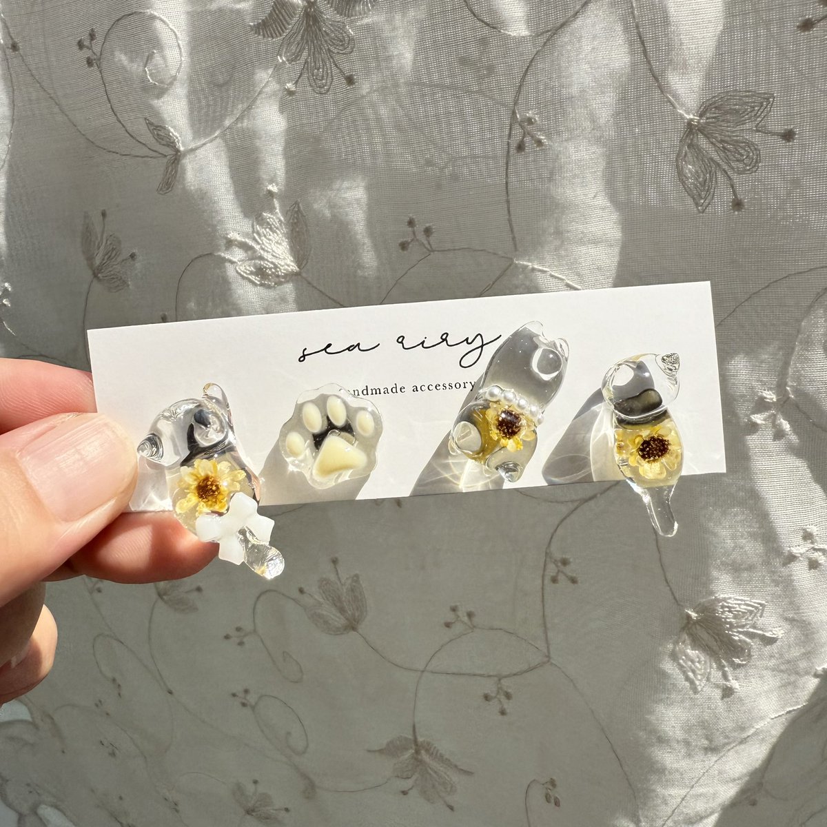 sea_riry's tweet image. .
.
向日葵ねこちゃん 𓂃 🌻 𓈒𓏸︎︎︎︎
.
.
かわいいねこちゃんのピアスセット ♡
.
.
夏限定 ひまわり 𓂃🐾
.
.
ねこちゃんの中に向日葵加工のスターフラワーを封入しました 🐈 🫧
.
.
minne.com/items/43532573
.
.
.
#ハンドメイド #なつ
#向日葵 #猫
.
.
_