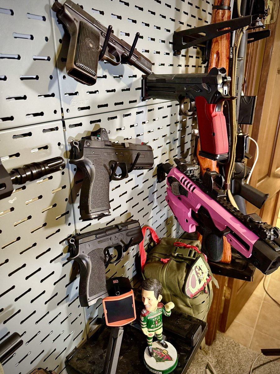 TundraTactica1's tweet image. Gun wall these days be looking solid!! I gotta kick this camera hobby lol. I’d have more guns.